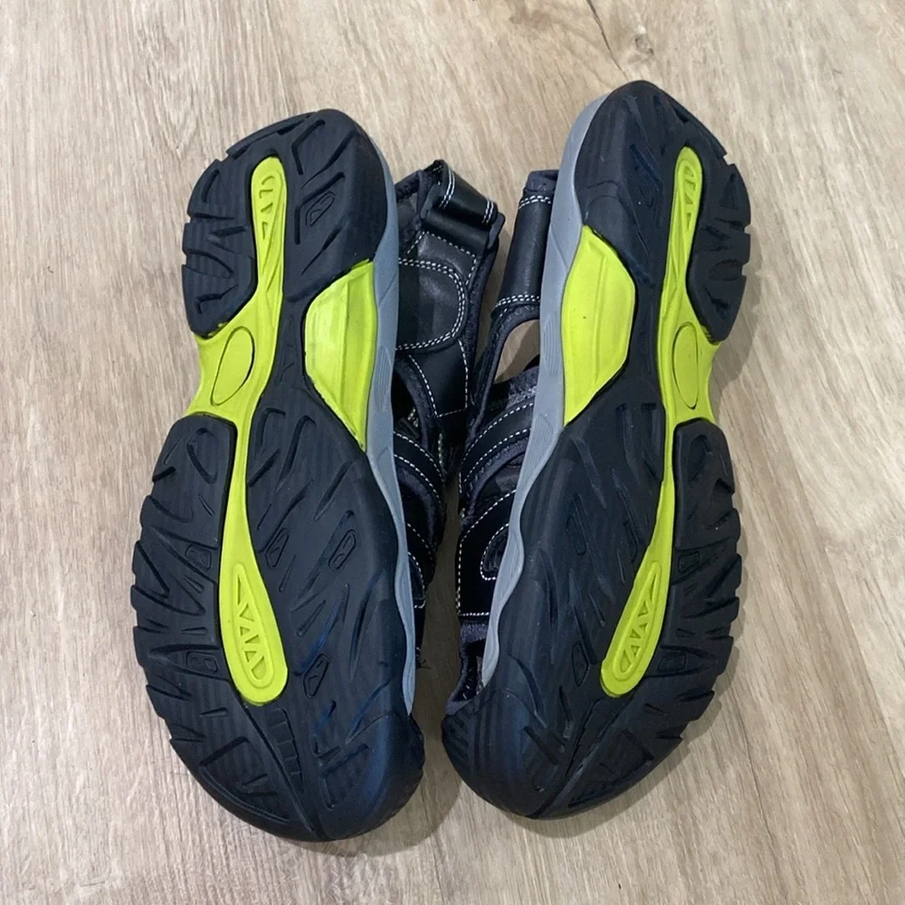 NEW Men’s Leather Closed Toe Hiking Sandals